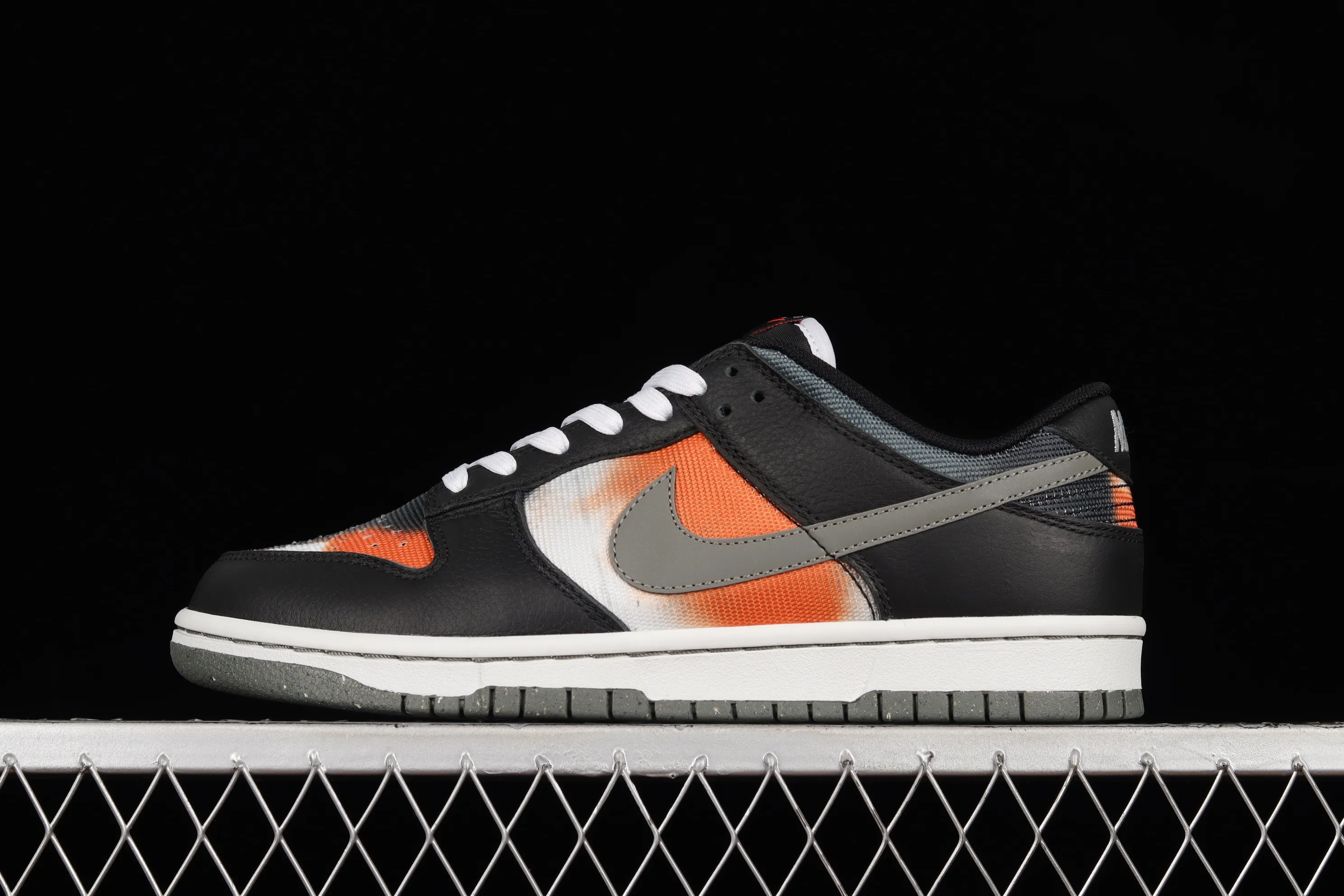 All categories Nk SB Dunk series Nk SB Dunk Low low-top sneakers Nk SB Dunk Low "Graffiti" graffiti painting style SB low-top sports and leisure sneakers DM0108-001